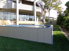 dsc00392.jpg/></a>

<a id=